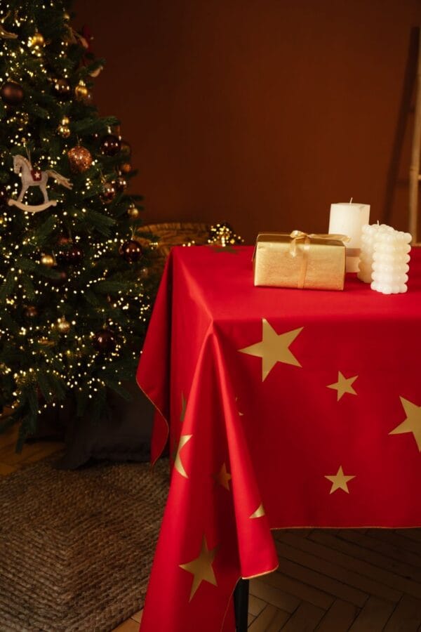 სუფრა ოქროსფერი ვარსკვლავებით - "ლანდი • Landi"