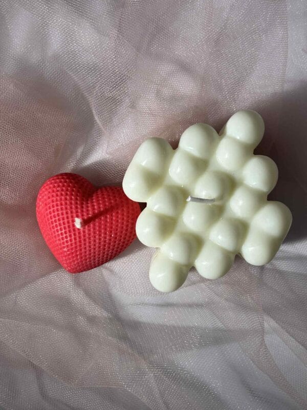 კუბის ფორმის სურნელოვანი სანთელი, პატარა ზომა - "Cozy • ქოზი"