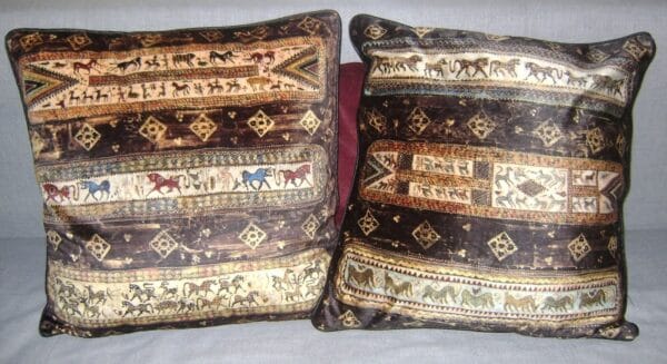 ბალიში - “SILKROOM • სილქრუმი”