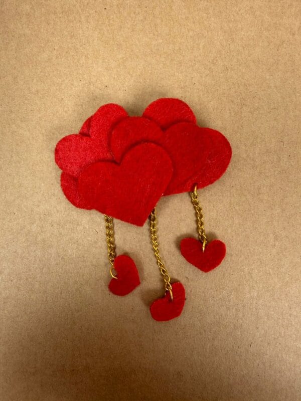 გულსაბნევი, წითელი გულები - "Maqmani Wood • მაქმანი ვუდი"