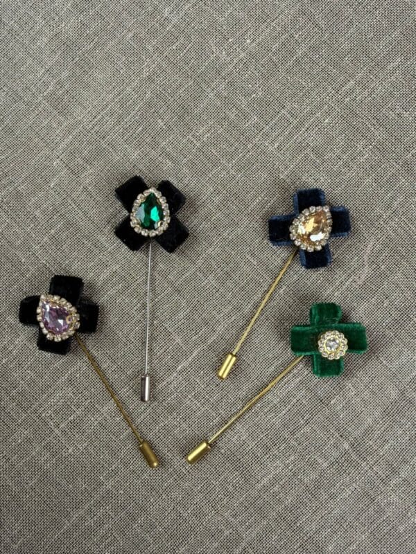 ხავერდის გულსაბნევი თვლით - "Maqmani Wood • მაქმანი ვუდი"