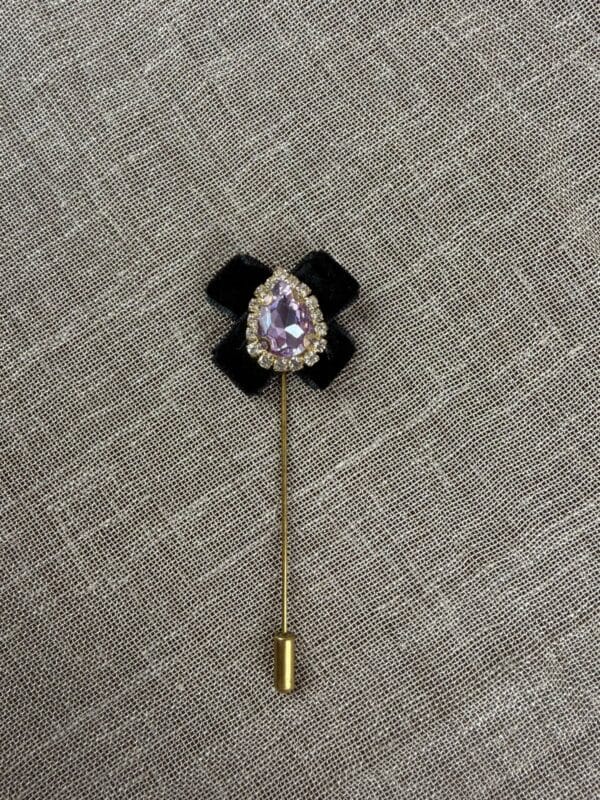 ხავერდის გულსაბნევი თვლით - "Maqmani Wood • მაქმანი ვუდი"