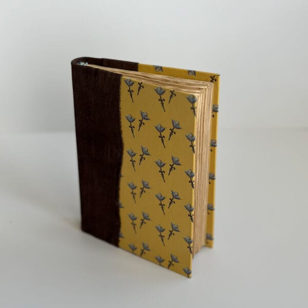 წიგნაკი გელათის ორნამენტით - "Tsignako • წიგნაკო"