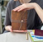 წიგნაკი ტყავის ყდით და ქართული ანბანის დიზაინით - "Tsignako • წიგნაკო"