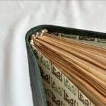 წიგნაკი გელათის მხატვრობის თემატიკითა და ტყავის ყდით - "Tsignako • წიგნაკო"