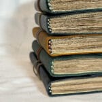 წიგნაკი გელათის მხატვრობის თემატიკითა და ტყავის ყდით - "Tsignako • წიგნაკო"