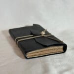 წიგნაკი ტყავის ყდითა და პიქტოგრამებით - "Tsignako • წიგნაკო"