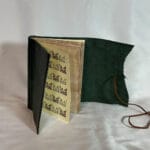 წიგნაკი გელათის მხატვრობის თემატიკითა და ტყავის ყდით - "Tsignako • წიგნაკო"