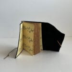 წიგნაკი ტყავის ყდითა და პიქტოგრამებით - "Tsignako • წიგნაკო"