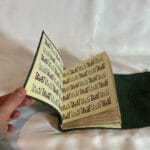 წიგნაკი გელათის მხატვრობის თემატიკითა და ტყავის ყდით - "Tsignako • წიგნაკო"