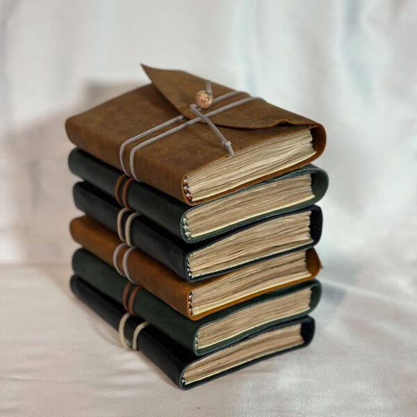 წიგნაკი ტყავის ყდით და ქართული ანბანის დიზაინით - "Tsignako • წიგნაკო"