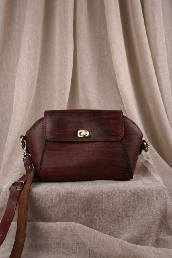 ჩანთა, "ასაკა"- "ნემსი • Nemsi"