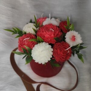 წითელი და თეთრი შერეული თაიგული - "Soul Flame • ხელნაკეთი არომატული სანთლები" (კოპირება)