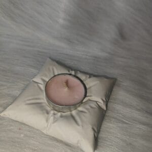 თაბაშირის ბალიში სანთლით - "Soul Flame • ხელნაკეთი არომატული სანთლები"