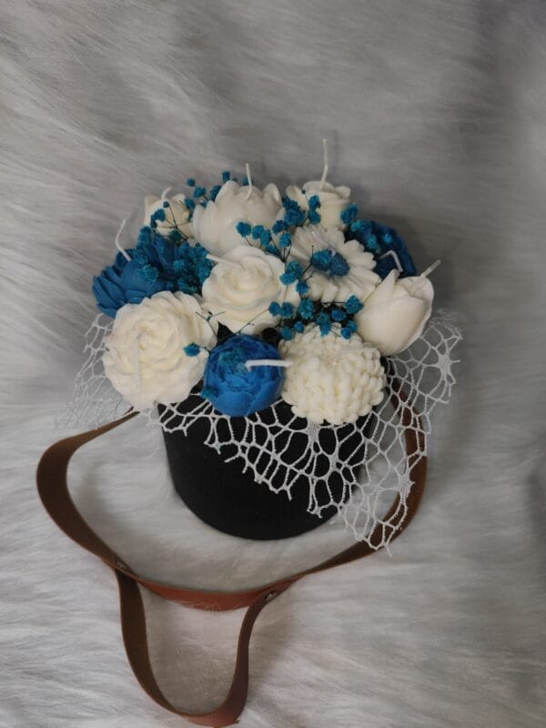 ლურჯი და თეთრი ყვავილების თაიგული - "Soul Flame • ხელნაკეთი არომატული სანთლები"