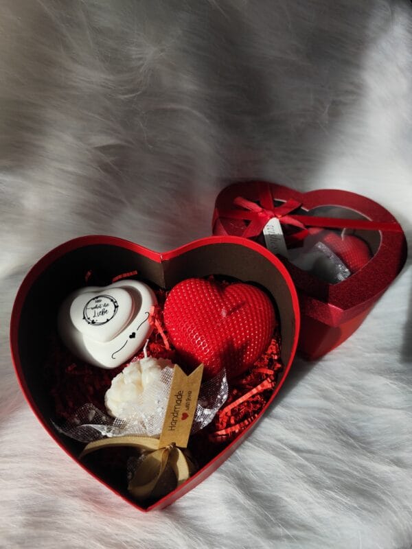 გულის ფორმის ნაკრები - "Soul Flame • ხელნაკეთი არომატული სანთლები"