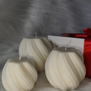 სპირალის ფორმის 3 თეთრი სანთელი - "Soul Flame • ხელნაკეთი არომატული სანთლები"