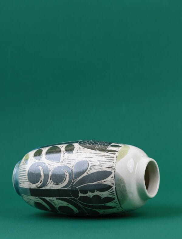 საყვავილე "სადაფის ხალიჩა" (ოვალური) – “კერამიკ არტი • Ceramic Art”