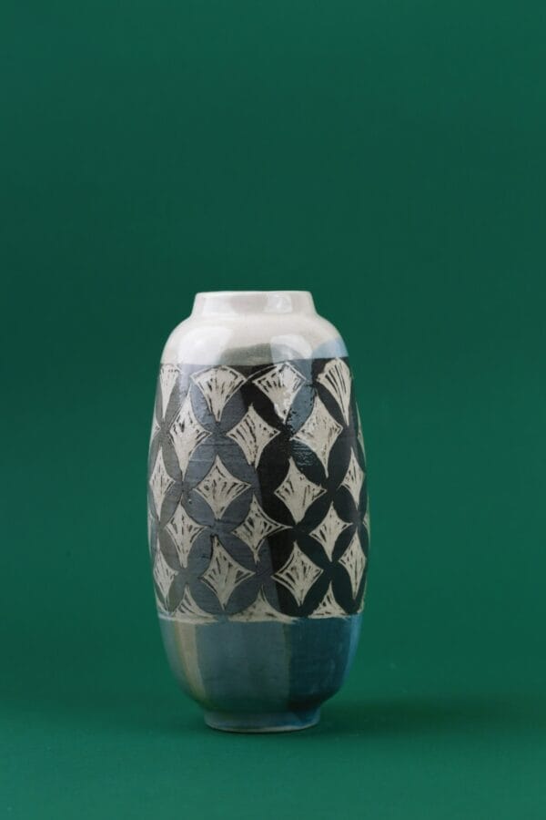 საყვავილე "სადაფის ხალიჩა" (ოვალური) – “კერამიკ არტი • Ceramic Art”