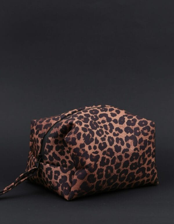 კოსმეტიკის ჩანთა ლეოპარდის პრინტით, პატარა - "Beachy • ბიჩი"