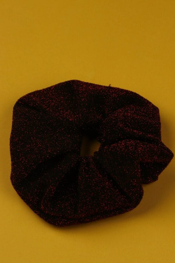 თმის საჭერი, წითელი – “Manika • მანიკა”