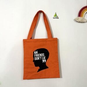 ნაჭრის ჩანთა, "friends don't lie" - "კარაველა • Karavela"