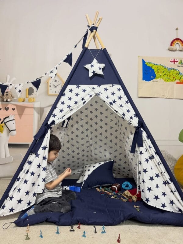 კარავი ვარსკვლავებით - "კარაველა • Karavela"