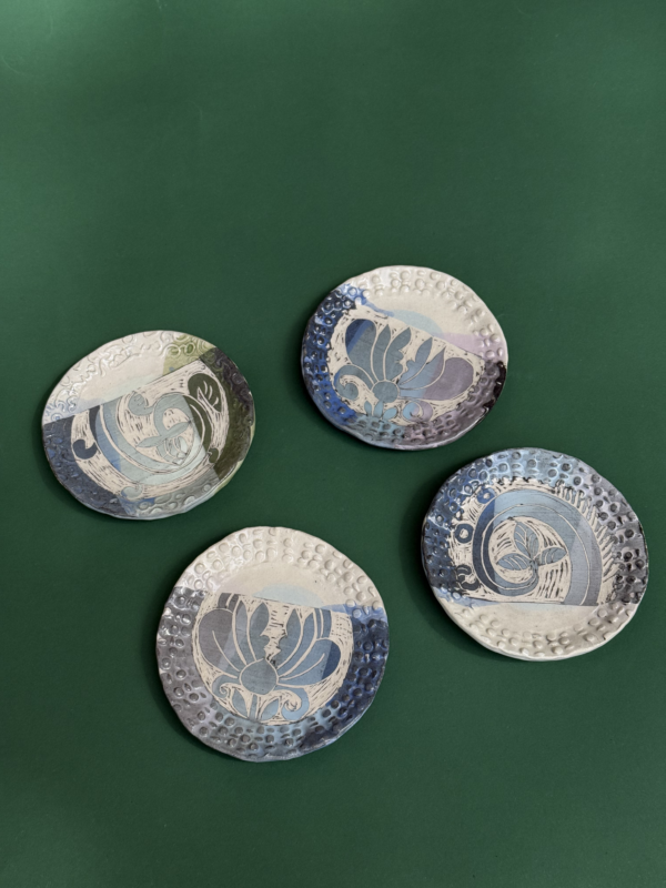 თეფში "სადაფის ხალიჩა" – “კერამიკ არტი • Ceramic Art”