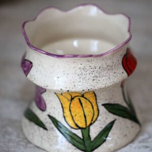 ლარნაკი ტიტებით - "კერამიკის ლაბორატორია • Ceramic Laboratory"